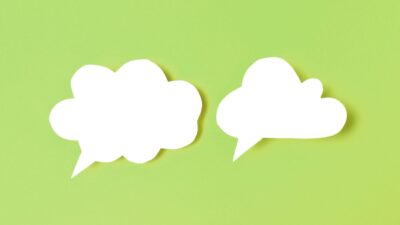 Ledere, der kan smalltalke, binder arbejdsdagen og organisationen bedre sammen, skriver forfatteren til bogen “Tag kontakt – guide til smalltalk”.